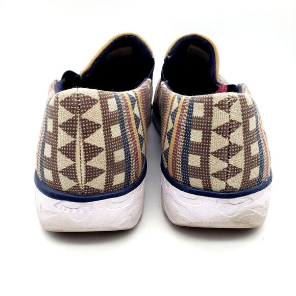 The Original MUK LUKS Women's Size 11 Aztec Slip On Flat Comfort Shoes - Picture 5 of 8